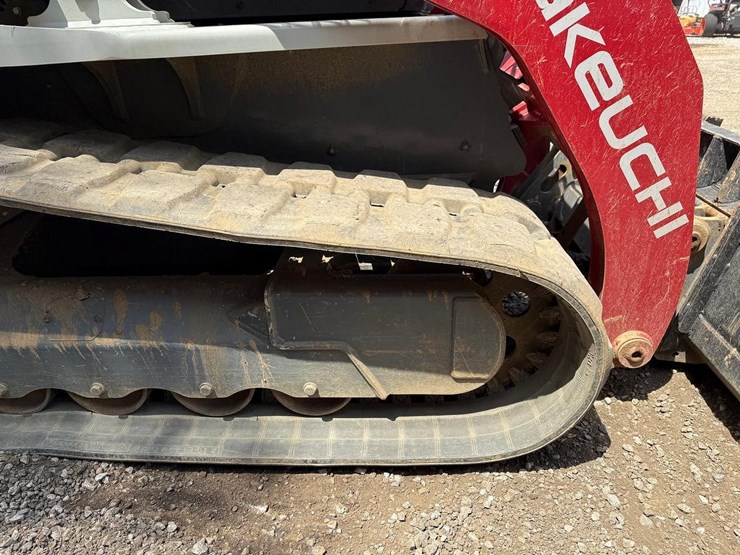 2023-takeuchi-tl12v2-image-14