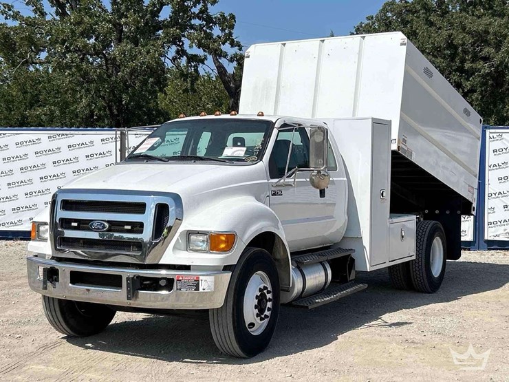 2015-ford-f750-image-1