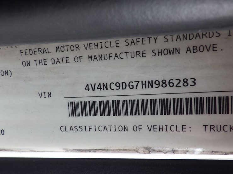 2017-volvo-vnl300-image-21