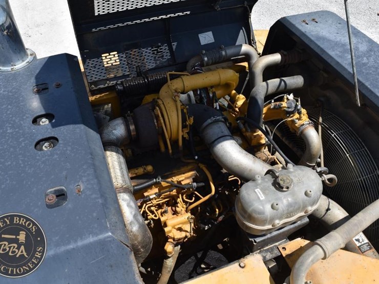 2016-deere-350g-lc-image-46