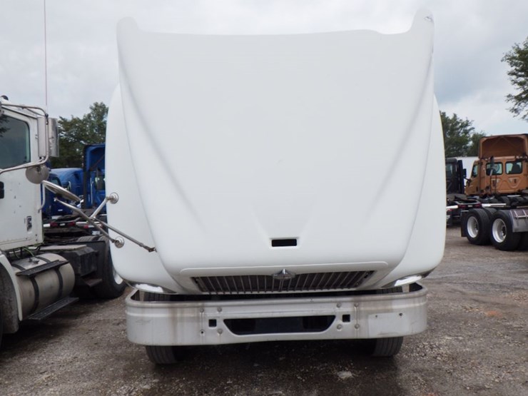 2020-volvo-vnr300-image-24