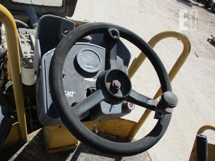 2005-caterpillar-cb-334e-image-10