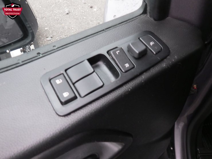 2023-kenworth-t680-image-22