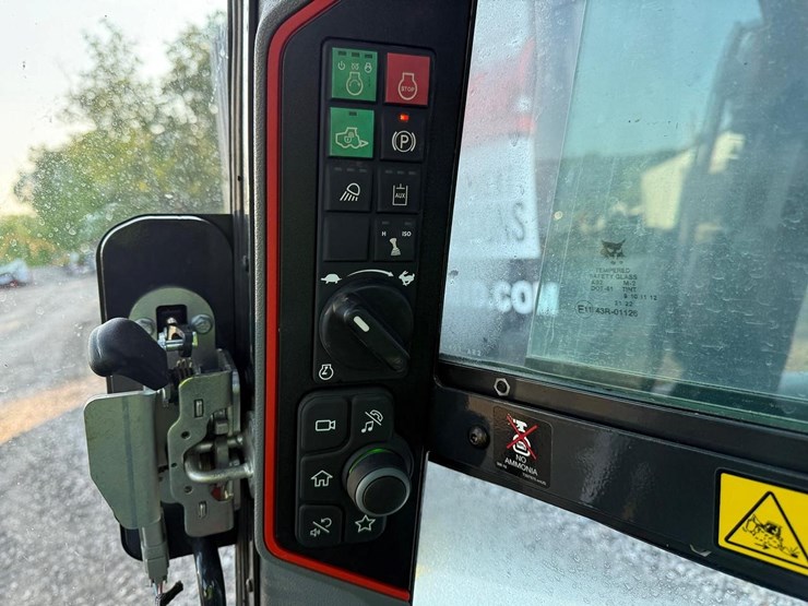 2021-bobcat-t66-image-22