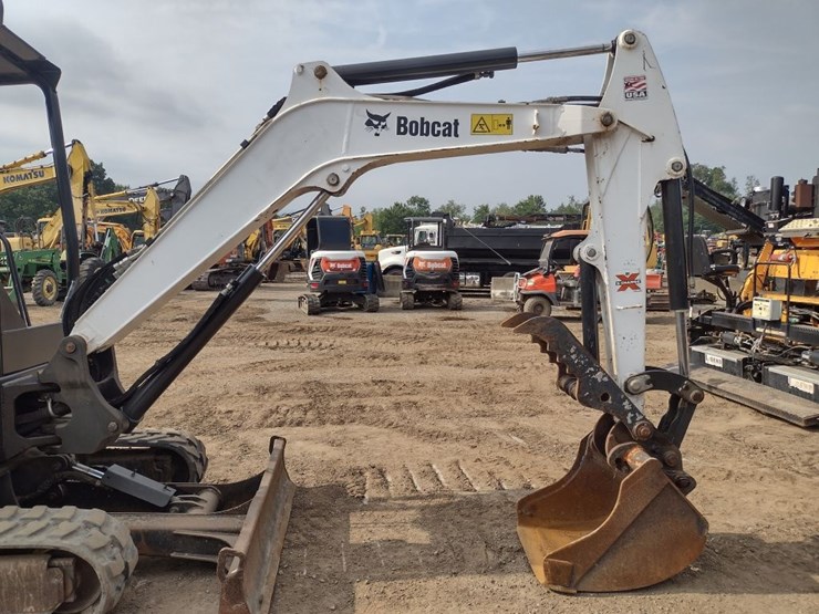 bobcat-e32-image-25
