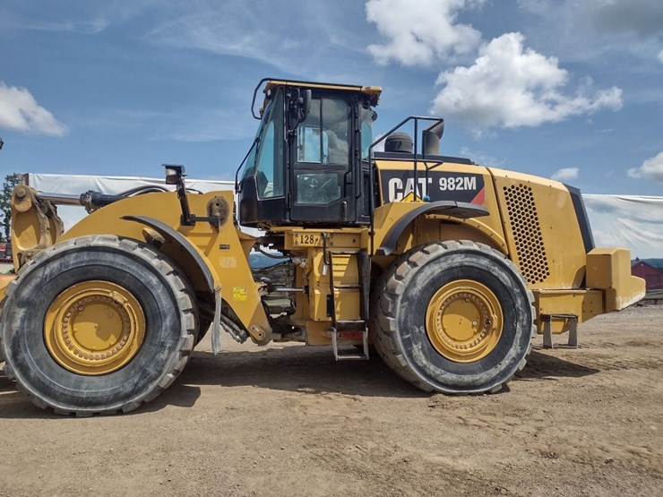 caterpillar-982m-image-13