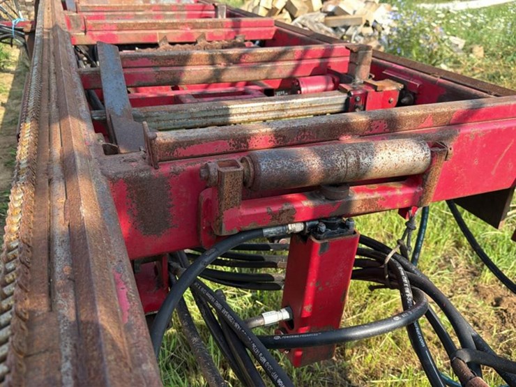 2007-john-deere-3320-image-42