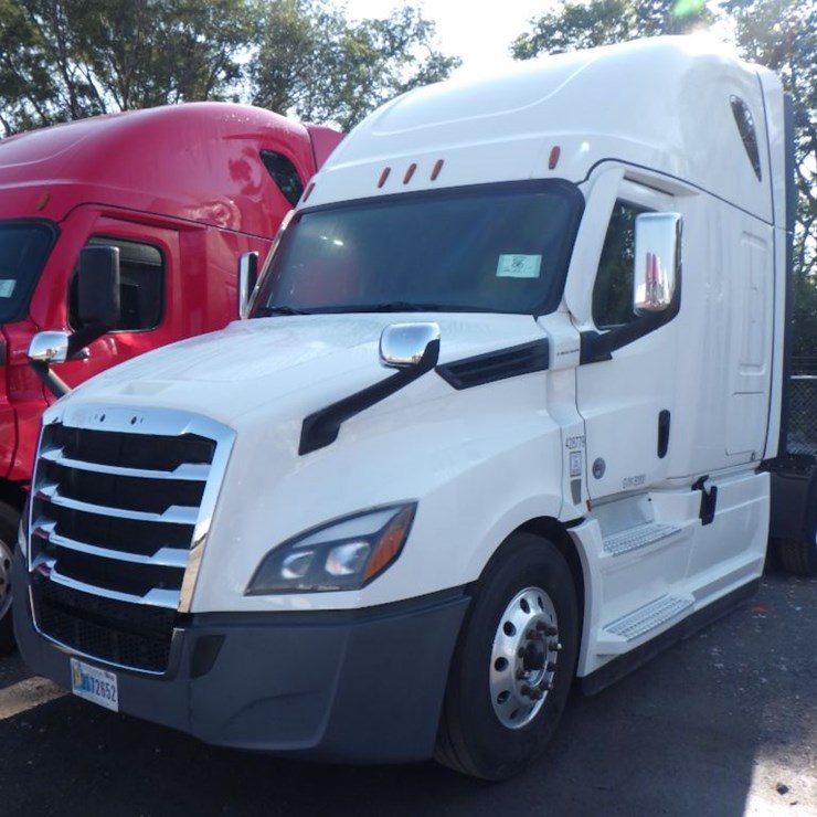 2022 FREIGHTLINER CASCADIA 126