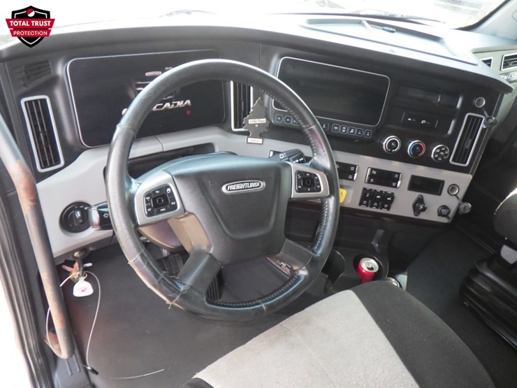 2022-freightliner-cascadia-126-image-21