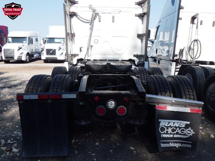 2022-freightliner-cascadia-126-image-12