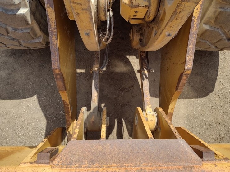 caterpillar-982m-image-23
