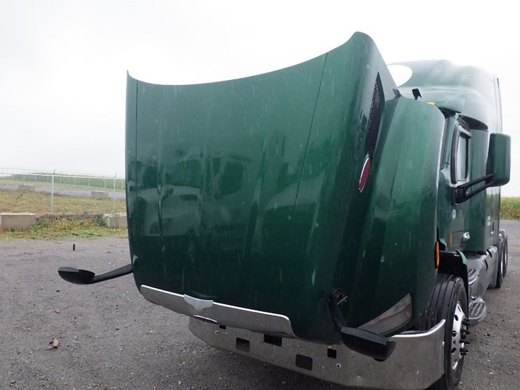 2021-peterbilt-579-image-29