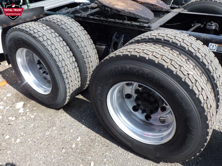 2020-kenworth-t680-image-14