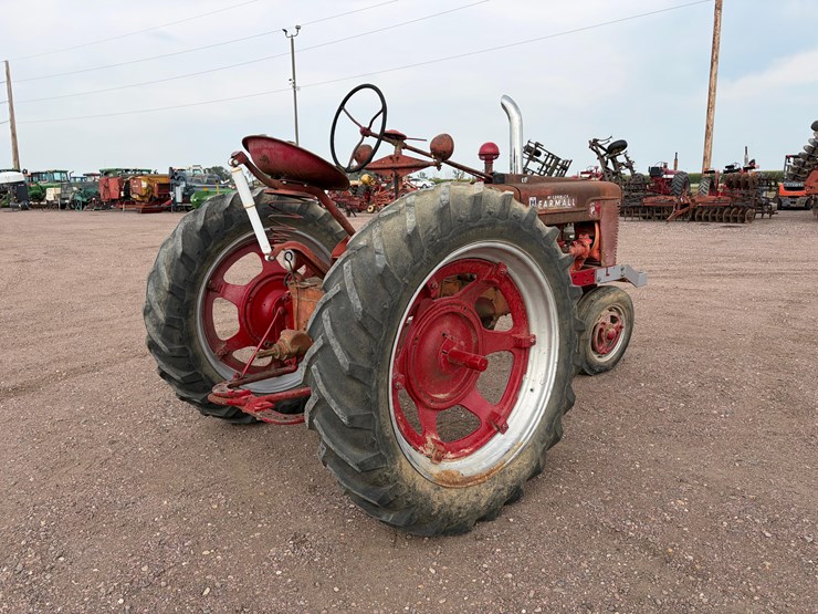 1948-ihc-farmall-h-tractor-image-4
