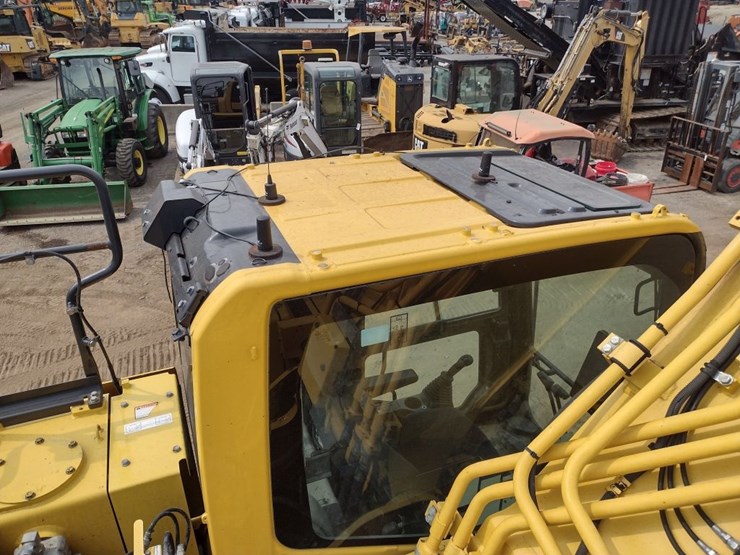 komatsu-pc360-lci-11-image-40