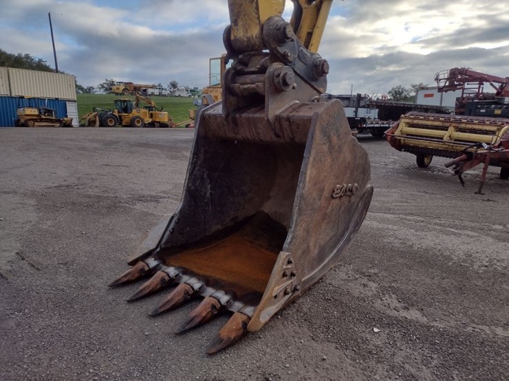 komatsu-pc350-lc-8-image-23