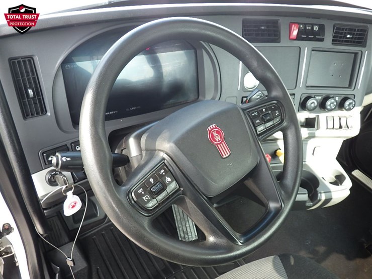2024-kenworth-t680-image-17
