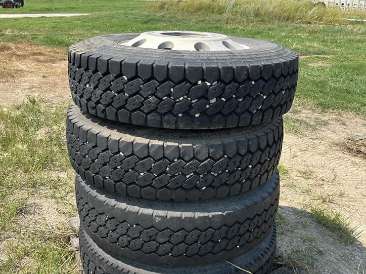 4x-295/75r22.5-rims-and-tires-image-3