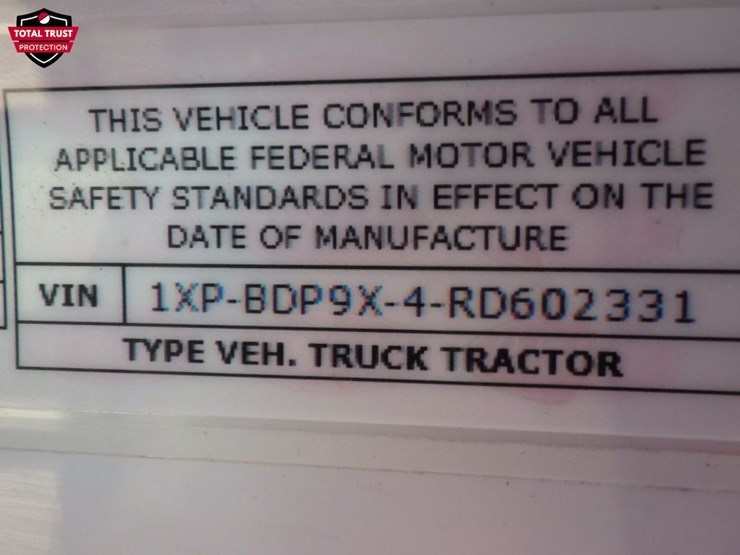 2023-peterbilt-579-image-21
