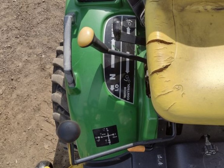 john-deere-2305-image-10