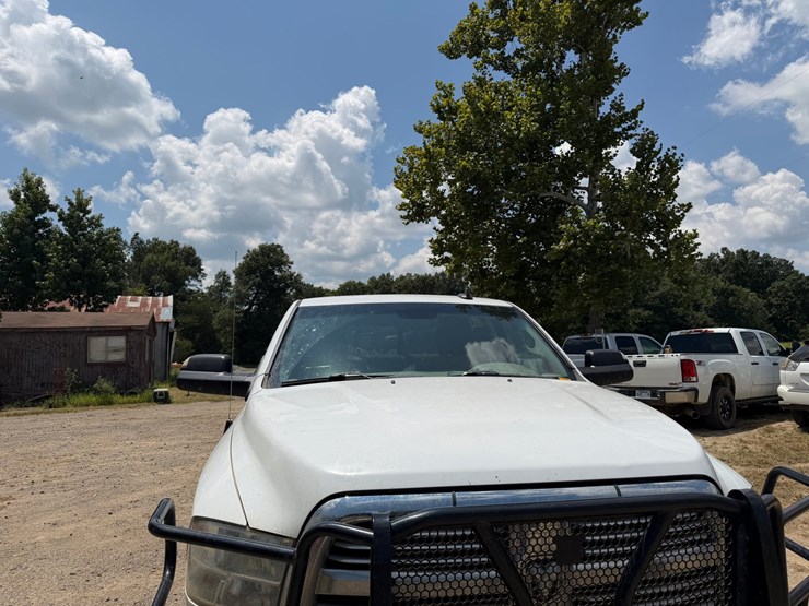 2015-dodge-2500-image-30