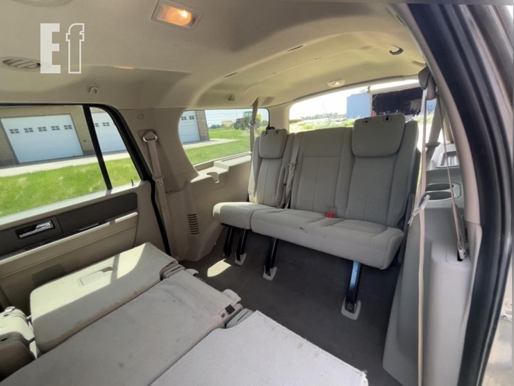 2011-ford-expedition-xlt-image-7