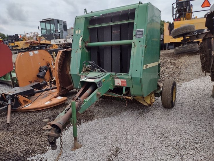 john-deere-330-image-1