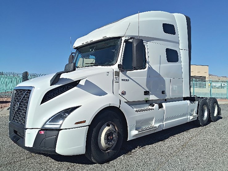 2022-volvo-vnl-760-image-1