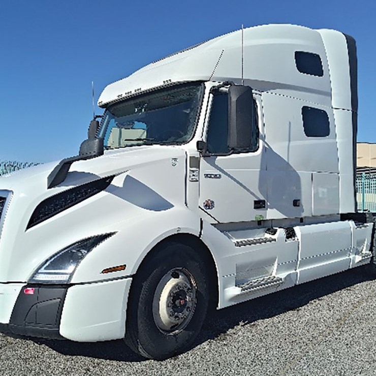 2022 VOLVO VNL 760