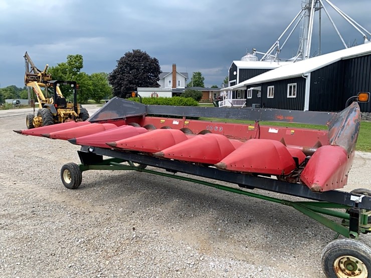 case-ih-1063-image-37
