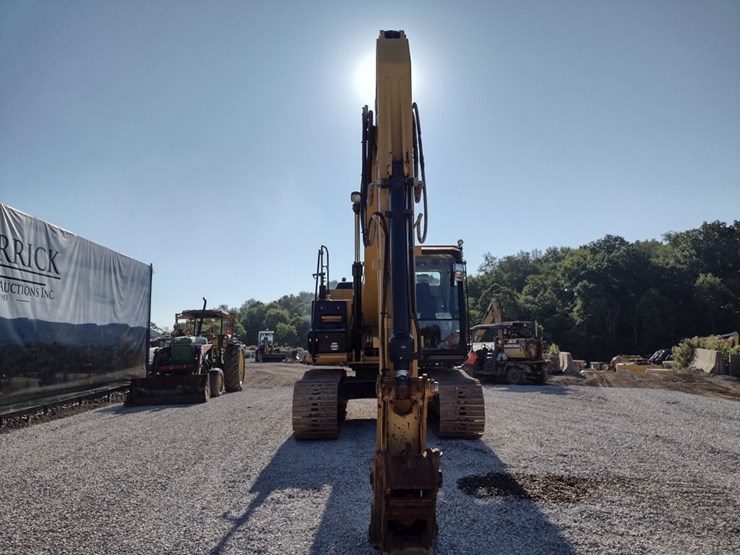 caterpillar-318e-image-2