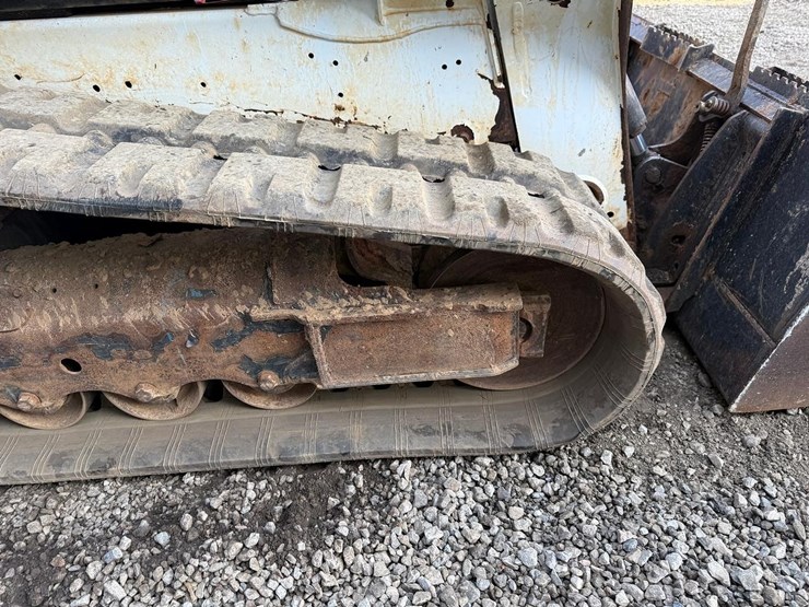 2022-bobcat-t550-image-15