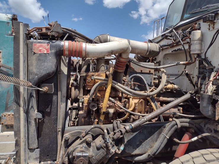 peterbilt-357-image-34