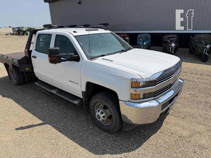 2015-chevrolet-3500hd-image-7