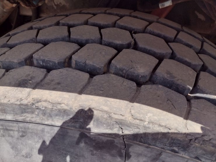 peterbilt-357-image-24