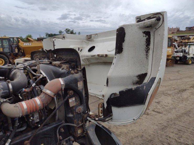 peterbilt-337-image-23