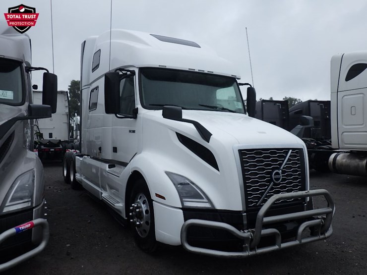 2023-volvo-vnl860-image-3