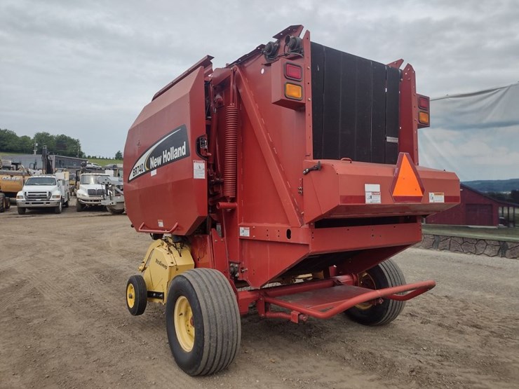 new-holland-br740-image-20