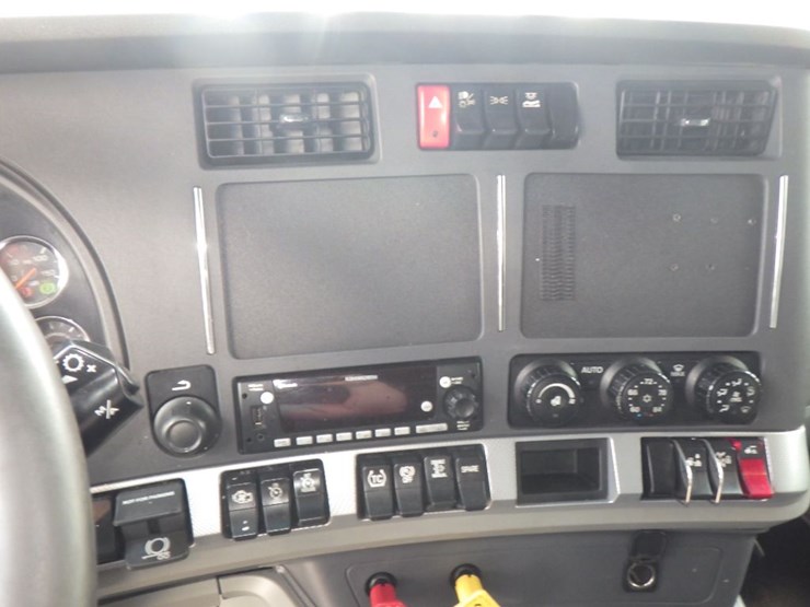 2021-kenworth-t680-image-20