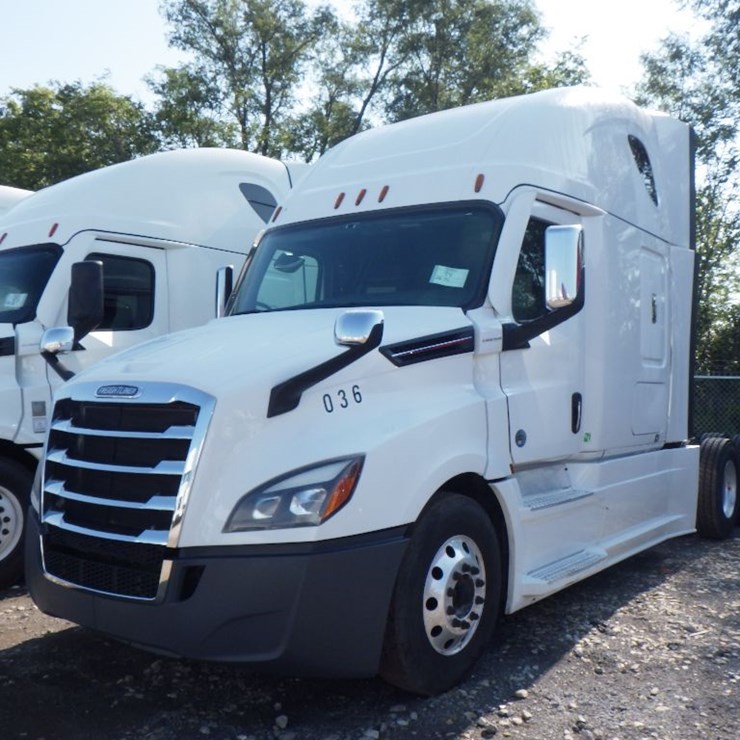 2022 FREIGHTLINER CASCADIA 126