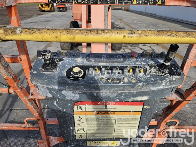 2018-jlg-460sj-image-13