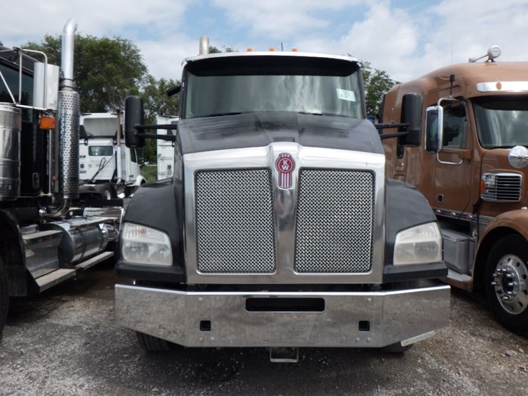 2015-kenworth-t880-image-2