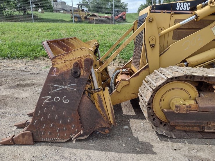 caterpillar-939c-image-37