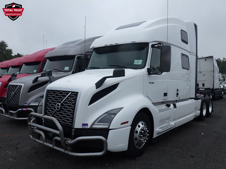 2023-volvo-vnl860-image-1