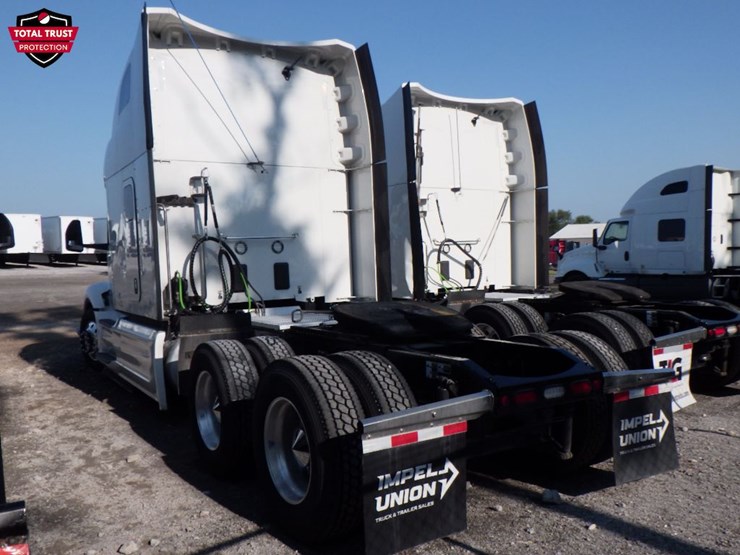 2022-peterbilt-579-image-14