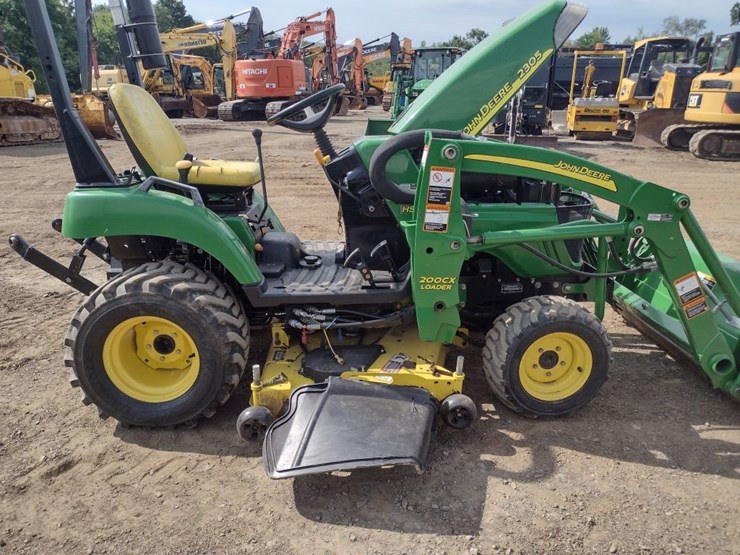 john-deere-2305-image-24