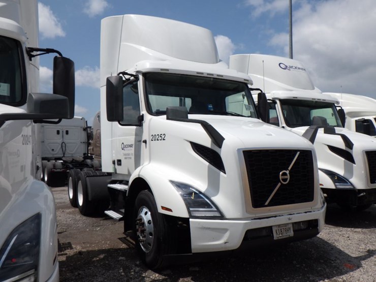 2020-volvo-vnr300-image-5