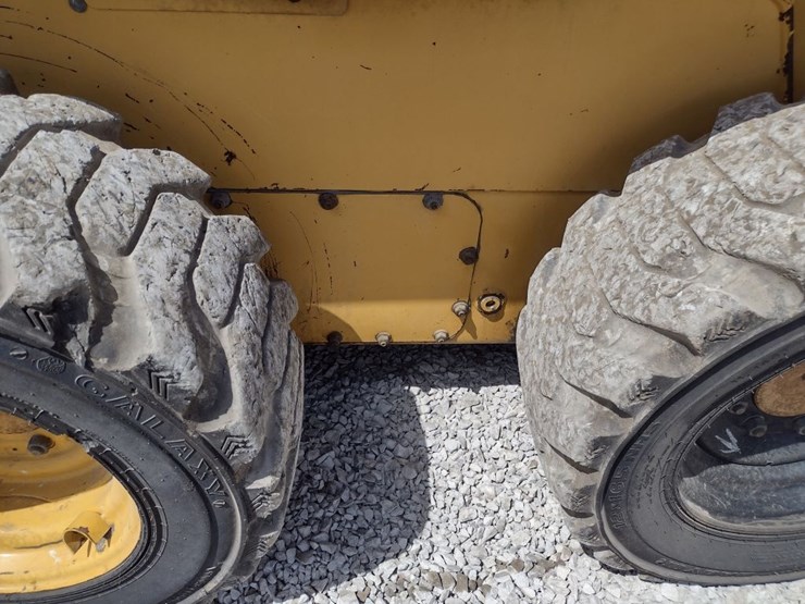 john-deere-250-image-13