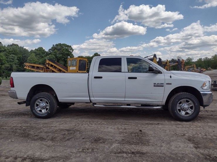 18-dodge-2500-image-3