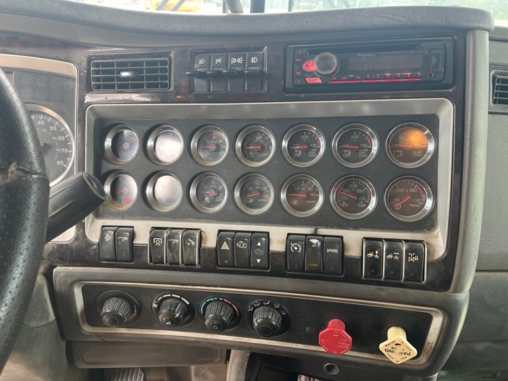 #39299-•-2010-kenworth-w9-image-19